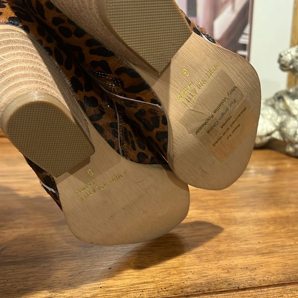 Volatile Western Ankle Booties - Picture 5 of 5